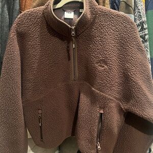 Aritzia TNA cropped fleece